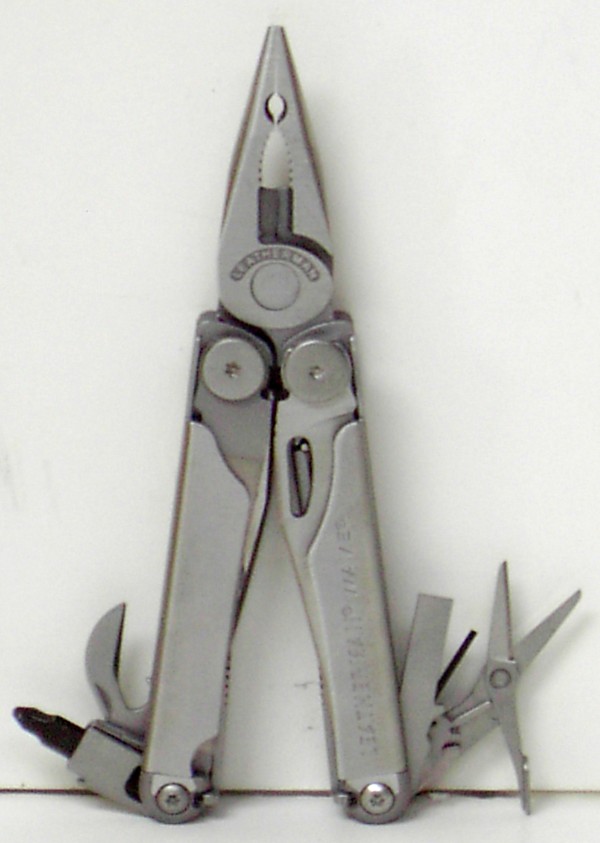 Leatherman New Wave, cap crimper.jpg